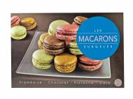 12 macarons