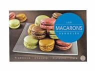 12 macarons