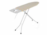 Table à repasser avec prise électrique