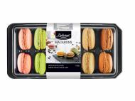 12 macarons
