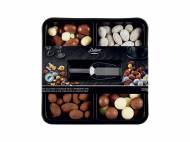 Plateau de noix et fruits enrobés de chocolat