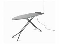 Table à repasser avec prise électrique