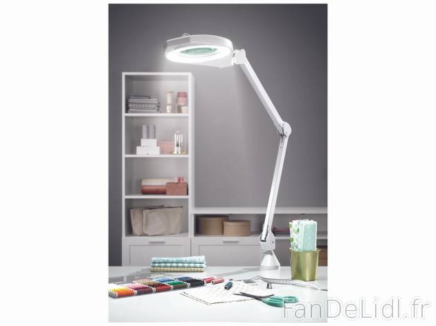 Loupe à LED , prezzo 34.99 EUR 
Loupe à LED 
- Lentille en verre avec grossissement ...