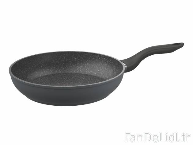 Poêle en aluminium , prezzo 15.99 EUR 
Poêle en aluminium 
- Tous feux dont ...