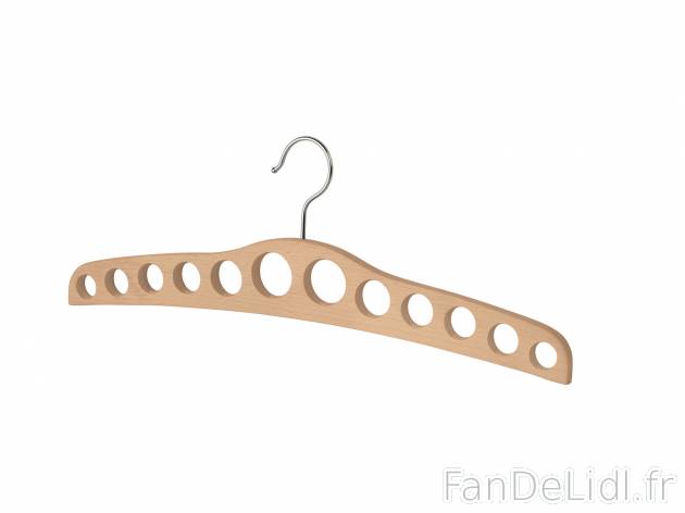 Cintre , prezzo 3.99 € 
- Au choix : 2 cintres porte-foulards avec applications ...