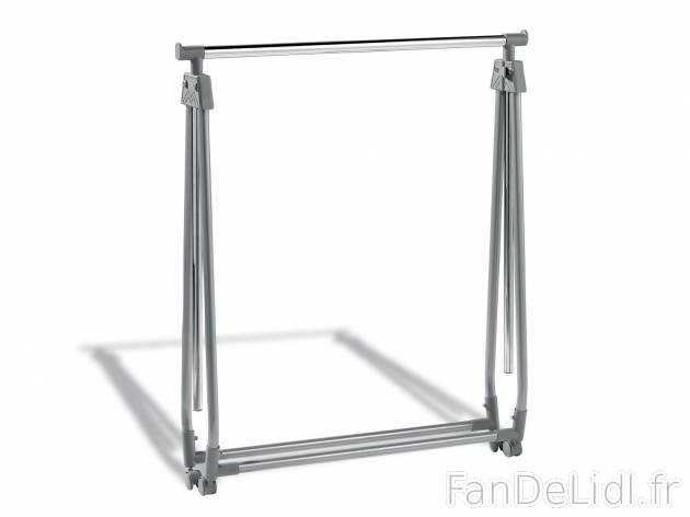 Portant à vêtements pliant , prezzo 12.99 € 
- 15 kg max.
- Mobile grâce ...