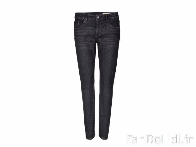 Jean girlfriend femme , prezzo 12.99 €  
-  100 % coton
-  2 coloris au choix