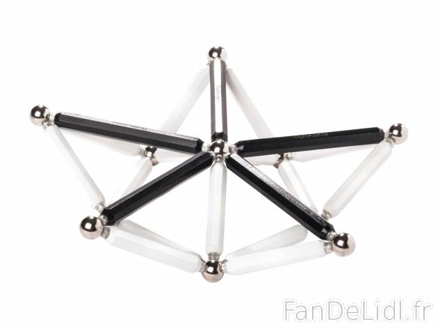 Jeu de construction magnétique , le prix 11.99 € 
- À assembler et compléter ...