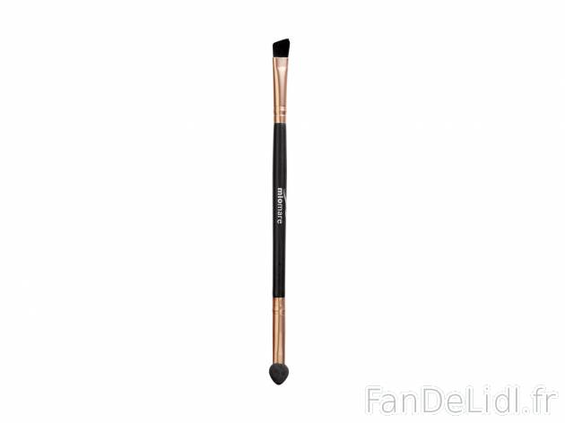 Pinceau de maquillage ou recourbe-cils , le prix 0.99 € 
- Poils souples 100 ...