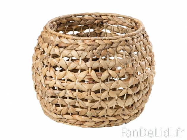 Panier , le prix 7.99 € 
- Structure en bambou
- Tressage en jacinthe d’eau
- ...