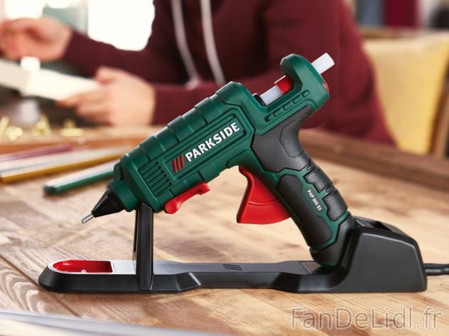 Pistolet à colle , le prix 9.99 € 
- Outil polyvalent pour coller, calfeutrer, ...