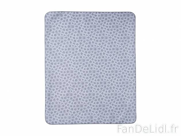 Nappe ronde ou rectangulaire , le prix 4.99 € 
- Ex. Dessus 100 % polyester et ...
