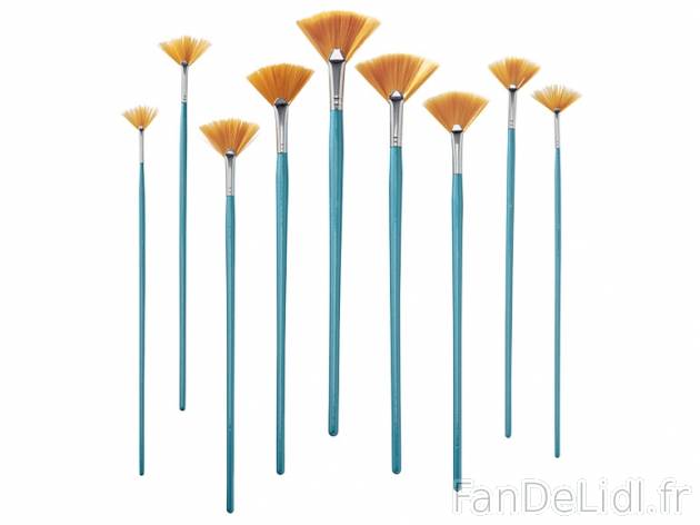 Pinceaux , prezzo 4,99 € per Le set au choix 
- 15 pinceaux ronds 
- 12 pinceaux ...