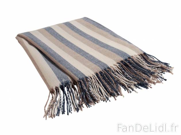 Plaid en maille à franges , prezzo 9.99 € per L&apos;unité au choix 
- ...