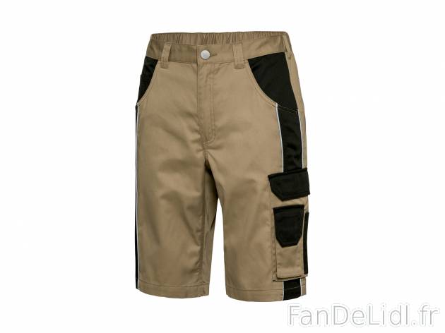 Short de travail , le prix 9.99 €  
-  Ex. 65 % polyester et 35 % coton.