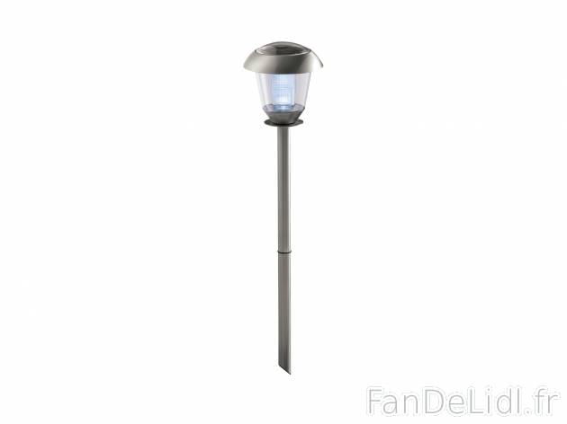 Lampe de jardin solaire , le prix 9.99 &#8364; 
- S&rsquo;allume automatiquement ...