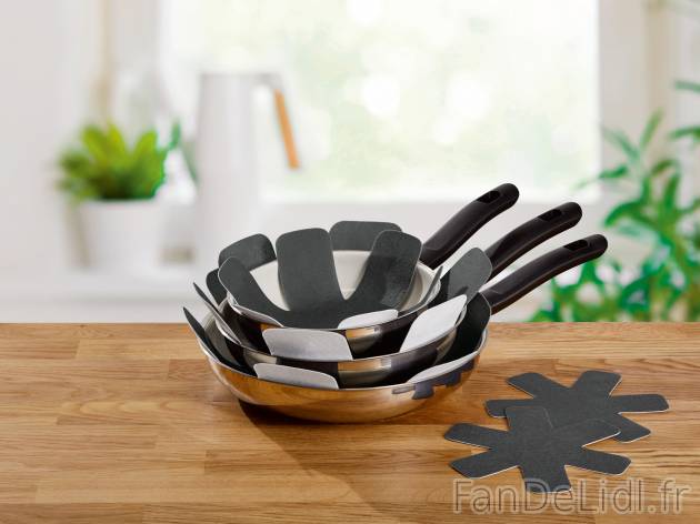 Protège-poêles ou tapis de tiroir/étagère , le prix 2.49 € 
- Set de 5 protège-poêles
- ...