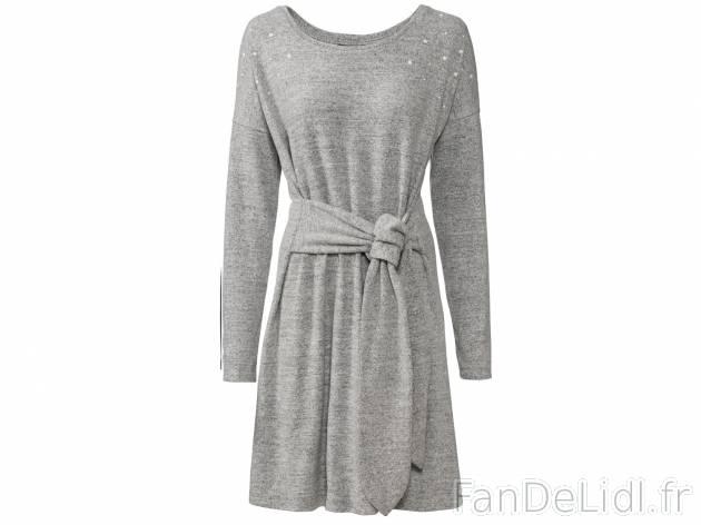 Robe , le prix 9.99 € 
- Ex. 55 % polyester, 42 % viscose (LENZING™ ECOVERO™) ...