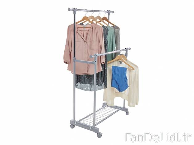 Portant à vêtements à roulettes , prezzo 19.99 € per L&apos;unité 
- ...