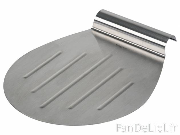 Spatule à soulever ou guide coupe-gâteau Ernesto, le prix 5.99 € 
- Au choix ...
