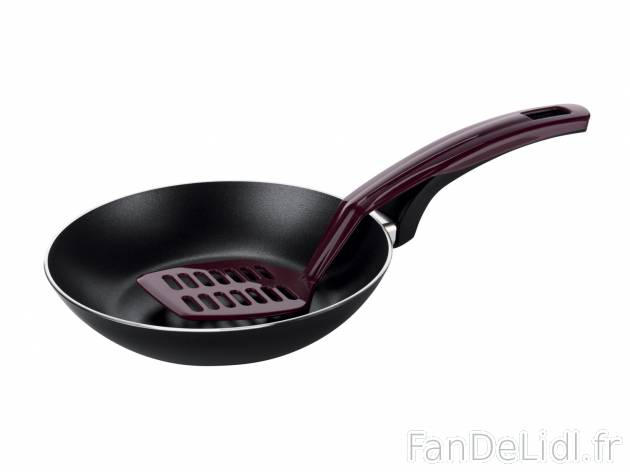Poêle ou casserole en aluminium , le prix 5.99 € 
- Revêtement anti-adhérent
- ...