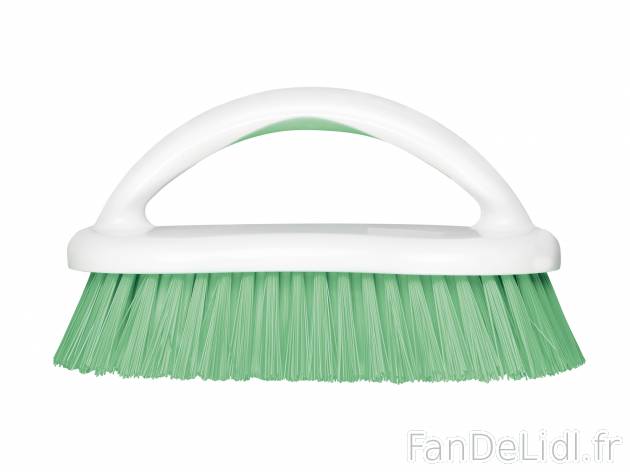 Brosse ou goupillons Aquapur , le prix 1.99 € 
- Au choix : brosse à carrelage ...