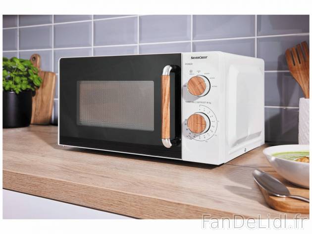 Four à micro-ondes , prezzo 79.99 EUR 
Four à micro-ondes 
- Env. 44,6 x 24,1 ...
