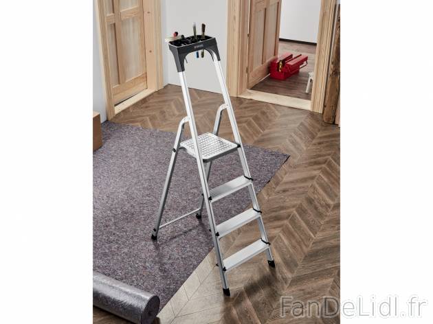 Escabeau en aluminium , le prix 29.99 € 
- Pliant pour un rangement facile
- ...