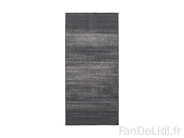Tapis , le prix 6.99 &#8364;  
-  Env. 67 x 140 cm
-  4 coloris au choix