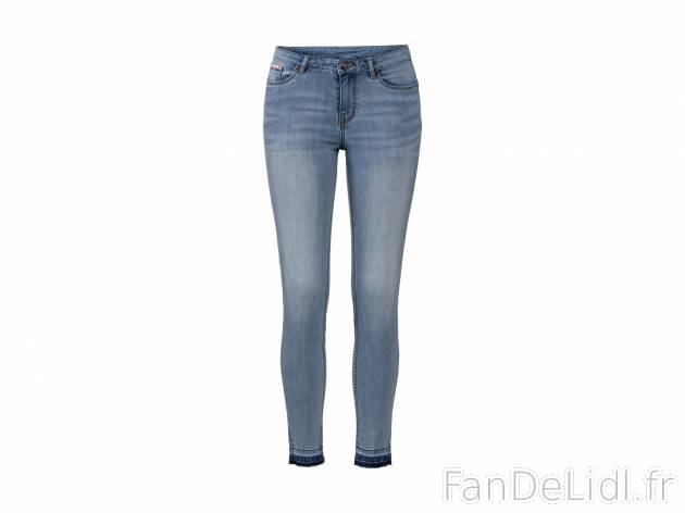 Jean femme , le prix 11.99 € 
- Du 36 au 46 selon modèle.
- Ex. 88 % coton, ...