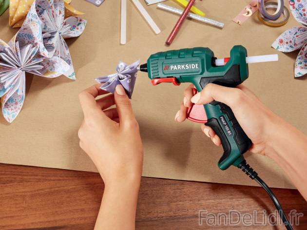Pistolet à colle basse température , le prix 4.99 € 
- 5 W
- 6 bâtons de ...