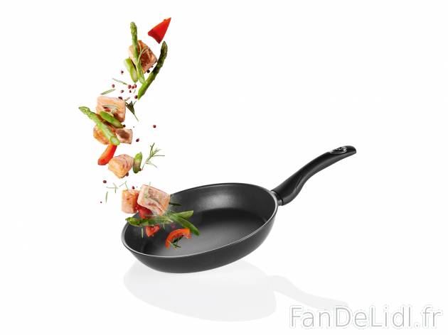Poêle renforcée en plasma de titane , le prix 15.99 € 
- Ø env. 28 cm (existe ...