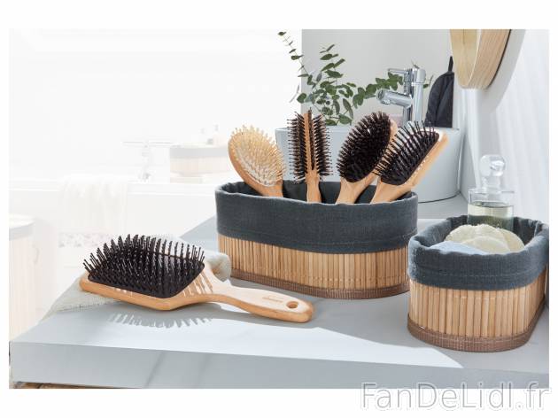 Brosse à cheveux en bambou , le prix 2.99 &#8364; 
Au choix :&nbsp;
- Brosse ...