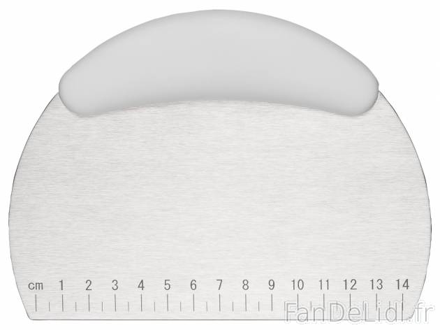 Accessoire de pâtisserie , le prix 2.99 € 
Au choix : 
- Raclette en acier ...