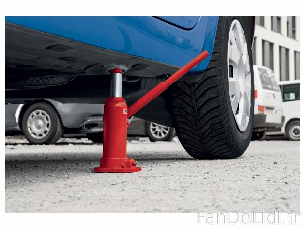 Cric hydraulique , le prix 11.99 &#8364; 
- Abaissement en douceur gr&acirc;ce ...