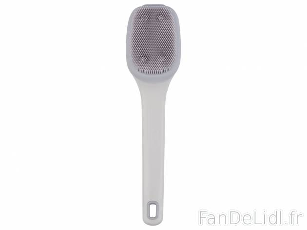 Brosse, goupillon ou éponge en silicone , le prix 2.99 € 
- Au choix : brosse ...