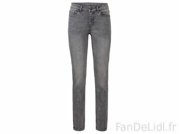 Jean femme , le prix 11.99 € 
- Du 36 au 46 selon modèle.
- Ex. 86 % coton, ...