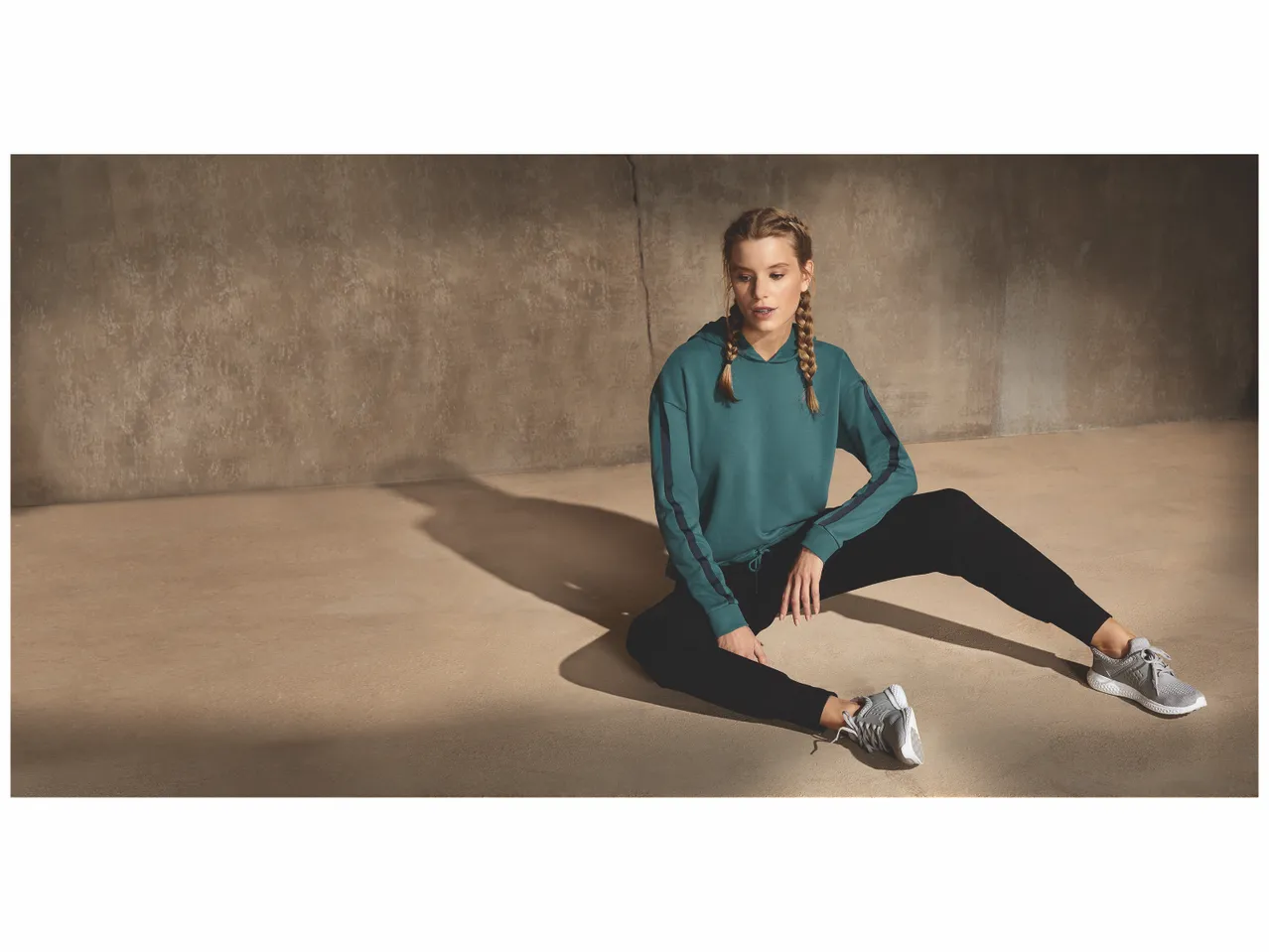 Sweat , prezzo 9.99 EUR
Sweat
- Du S au L selon modèle.
- Ex. 80 % coton et ...