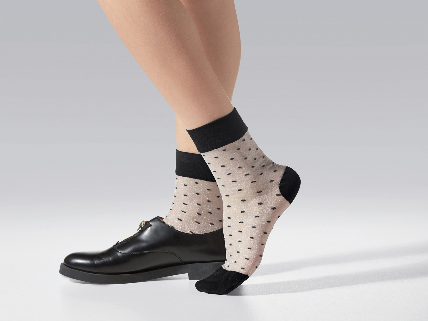 Chaussettes fines , le prix 1.99 €
- Ex. 52 % coton et 48 % polyamide
- 20 ...
