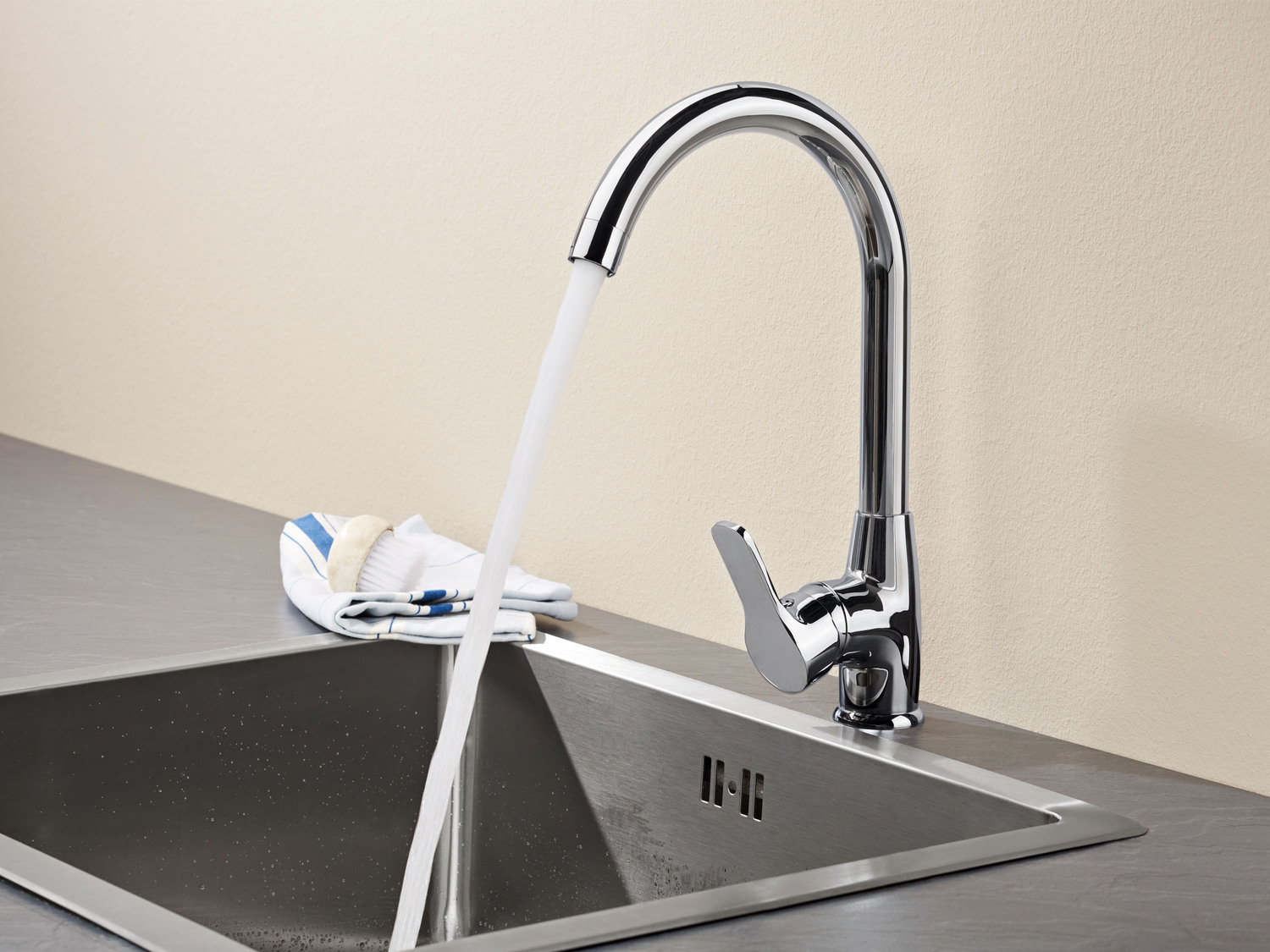 Mitigeur de lavabo ou d’évier , le prix 26.99 €
- Au choix : mitigeur de ...