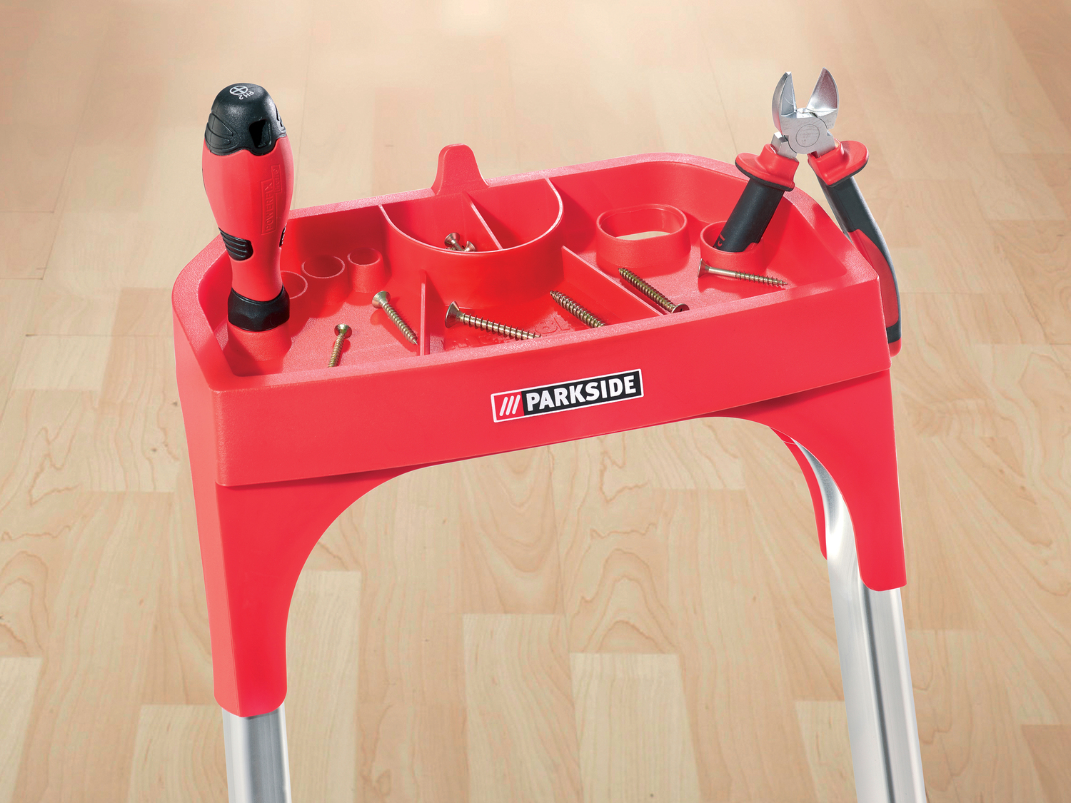 Escabeau en aluminium , le prix 29.99 €
- Pliant pour un rangement facile
- ...
