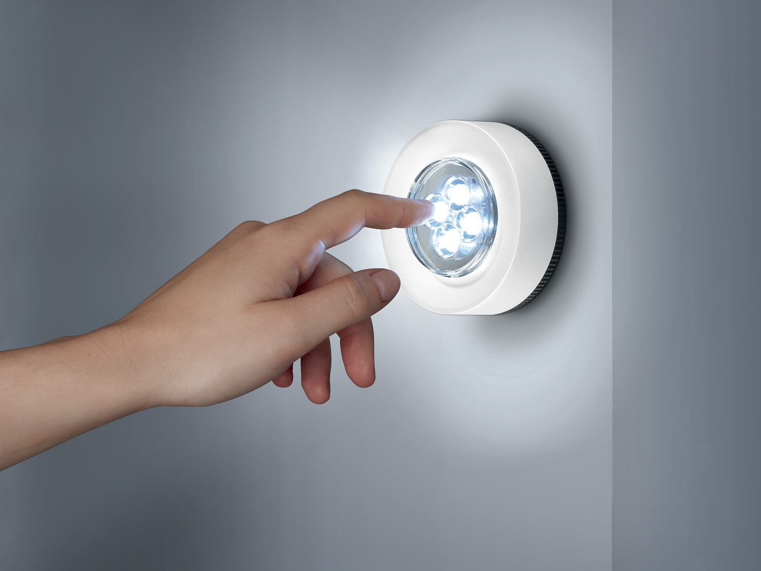 Lampes à LED , le prix 3.99 €
- Interrupteur à pression
- Lot de 3
- Pastilles ...