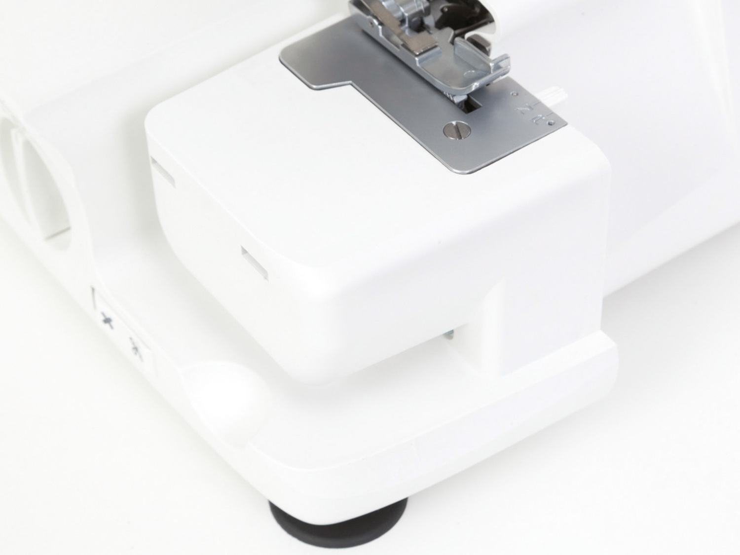 Surjeteuse Singer, Pfaff PFAFF 1450s overlock, le prix 126.00 €
- 12 types de ...