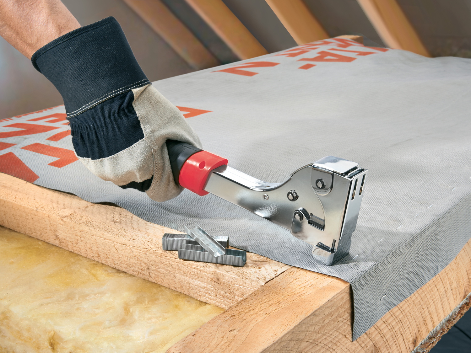Marteau agrafeur , le prix 8.99 €
- Pour les travaux de bricolage sur bois
- ...