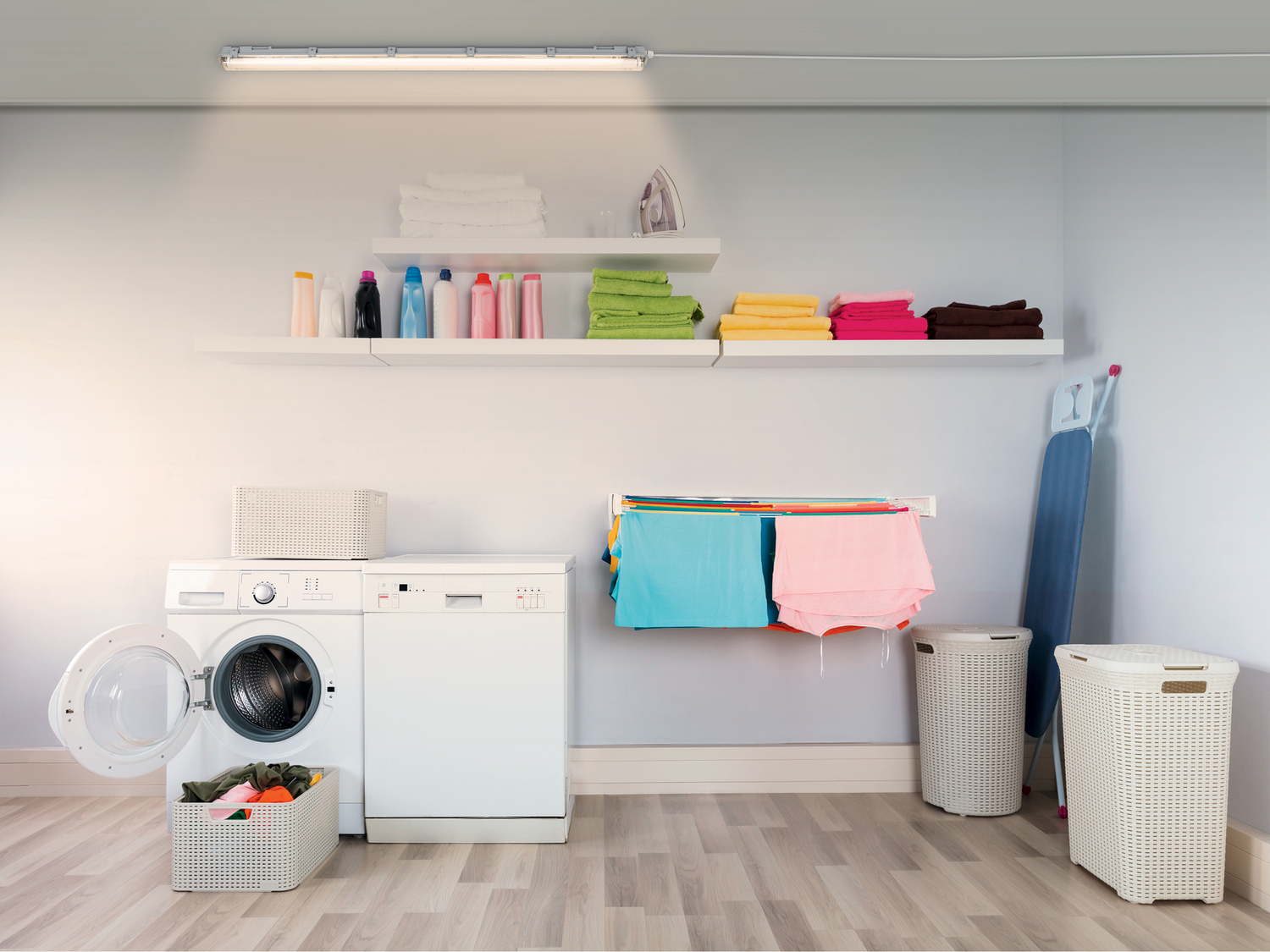 Éclairage à LED pour pièce humide , le prix 11.99 €
- Env. 128,5 x 6,6 x ...
