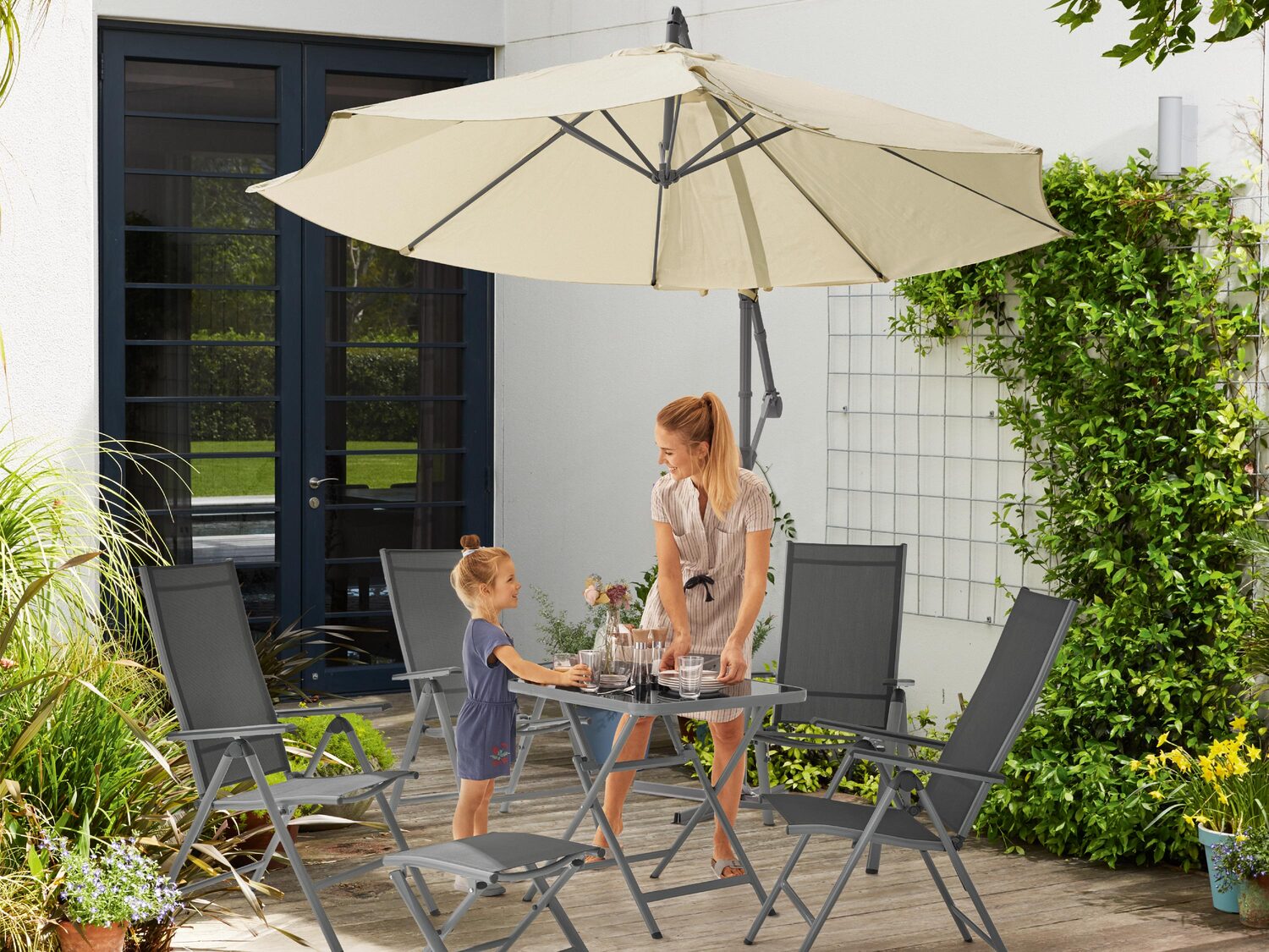 Table pliante en aluminium , le prix 39.99 €
- Plateau en verre trempé
- Env. ...