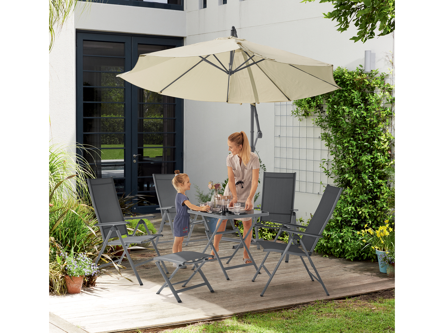Fauteuil pliant en aluminium , le prix 34.99 €
- 120 kg max.
- Dossier ...