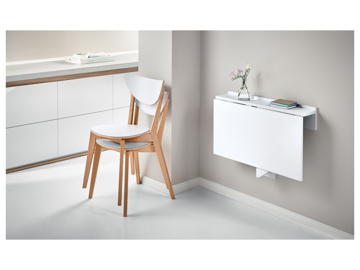 Table murale pliante , le prix 19.99 €
- Pour 1 ou 2 personnes
- A monter soi-même
- ...
