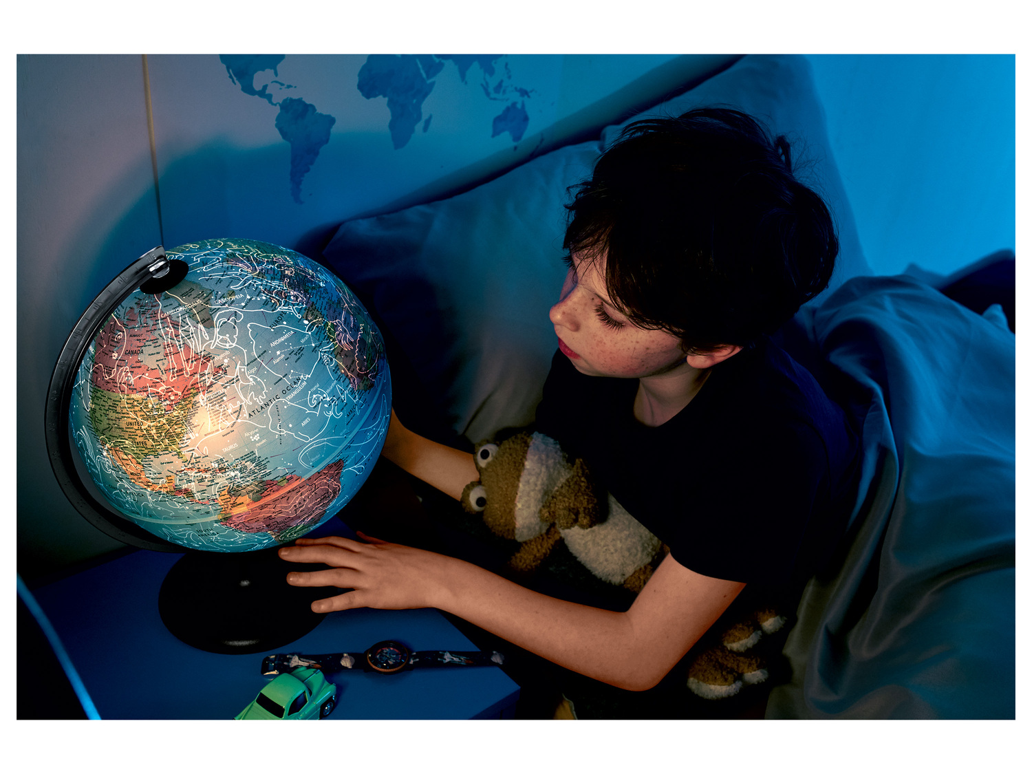 Globe jour et nuit , le prix 19.99 €
- Ø env. 25 cm
- Globe éteint : représentation ...