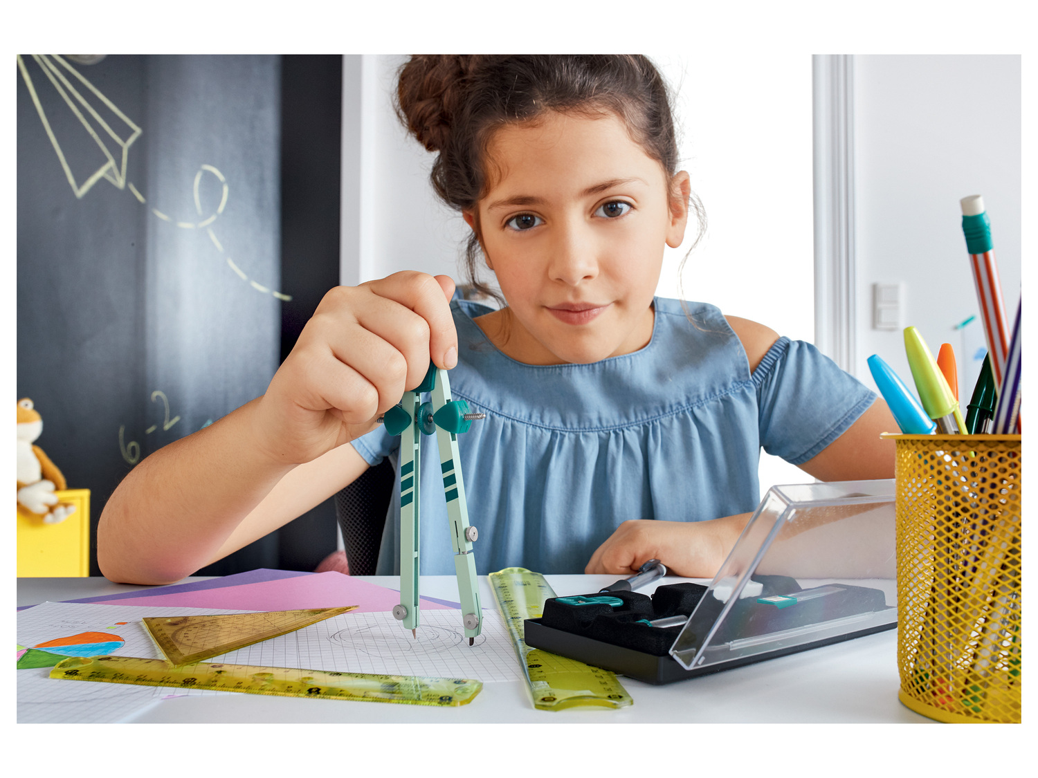Compas et accessoires , le prix 2.49 €
- COMPAS À RÉGLAGE RAPIDE AVEC RESSORT ...
